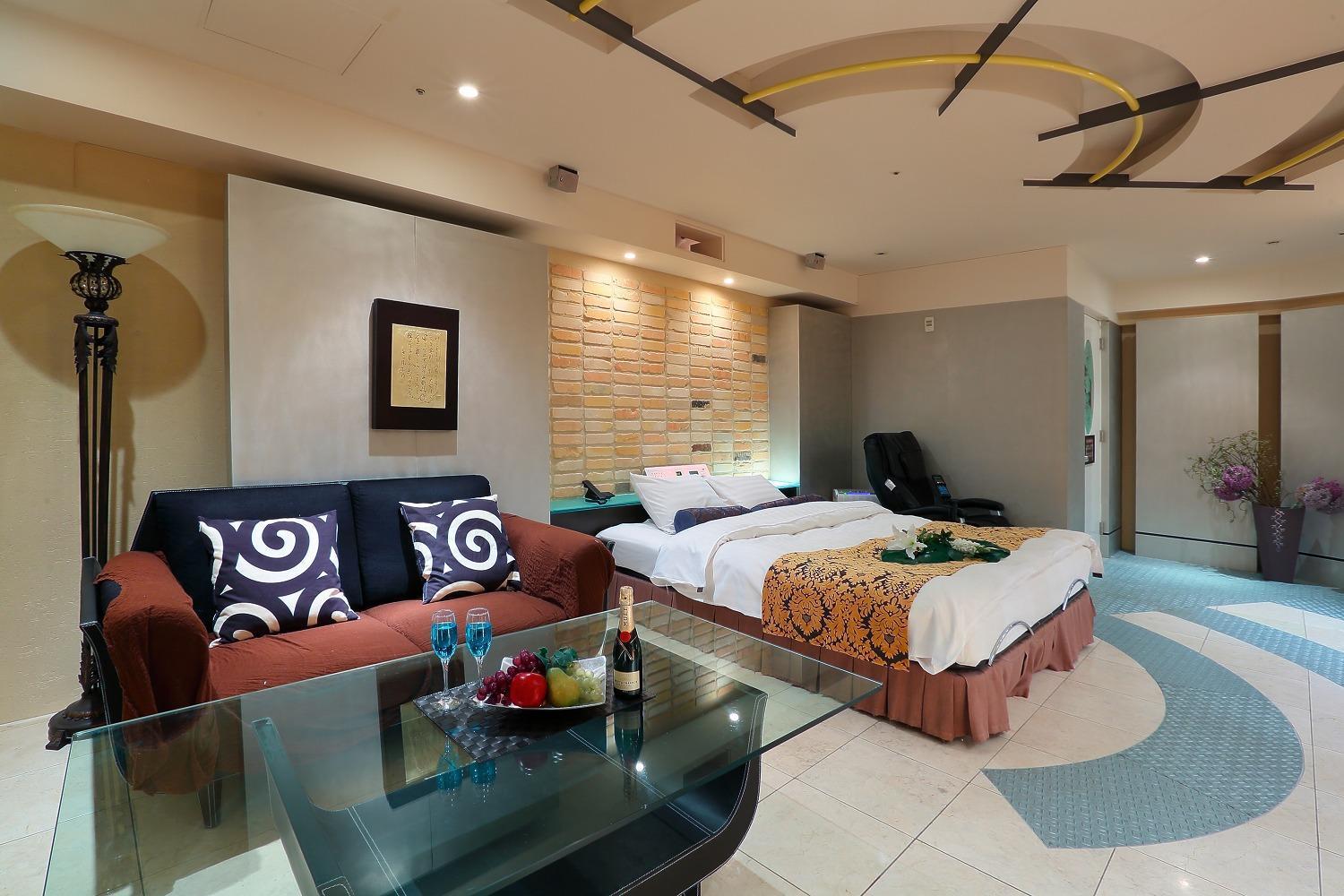 אוסקה Hotel Axis -アクシス- (Adults Only) מראה חיצוני תמונה