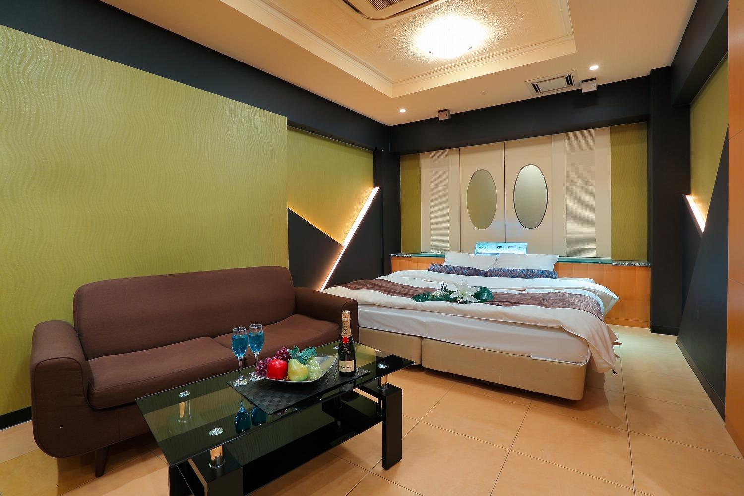 אוסקה Hotel Axis -アクシス- (Adults Only) מראה חיצוני תמונה