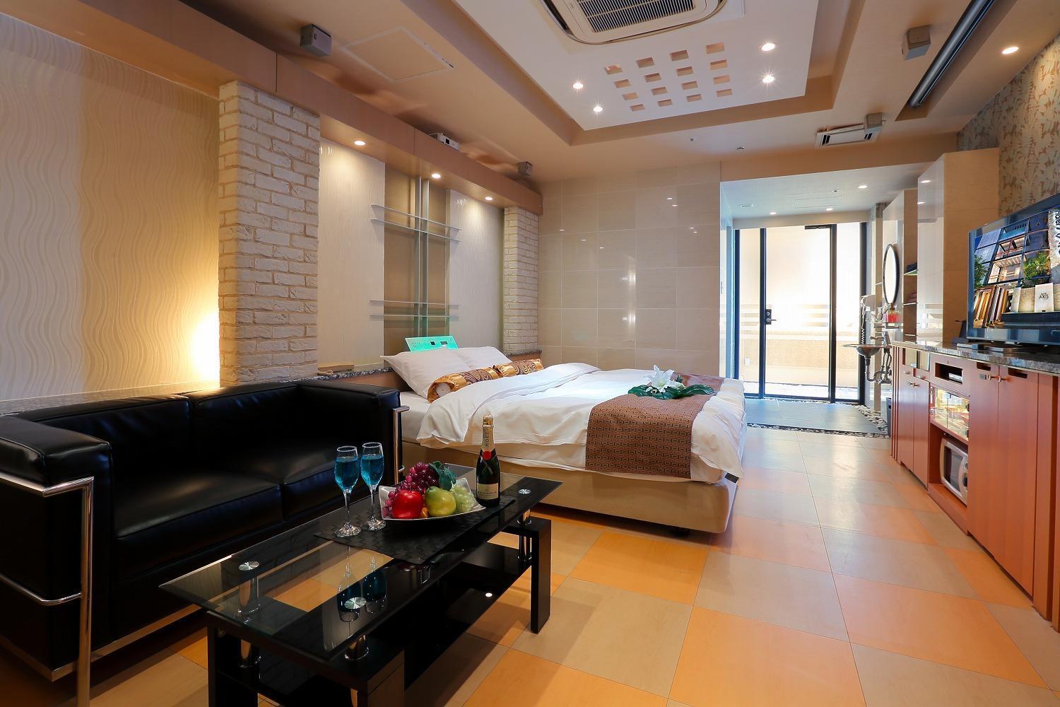 אוסקה Hotel Axis -アクシス- (Adults Only) מראה חיצוני תמונה