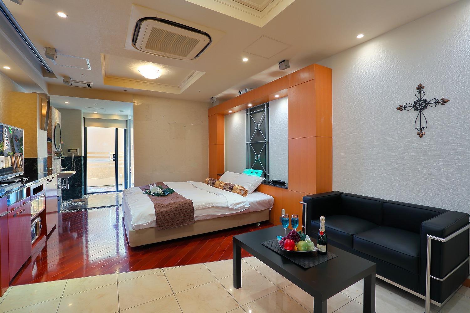 אוסקה Hotel Axis -アクシス- (Adults Only) מראה חיצוני תמונה
