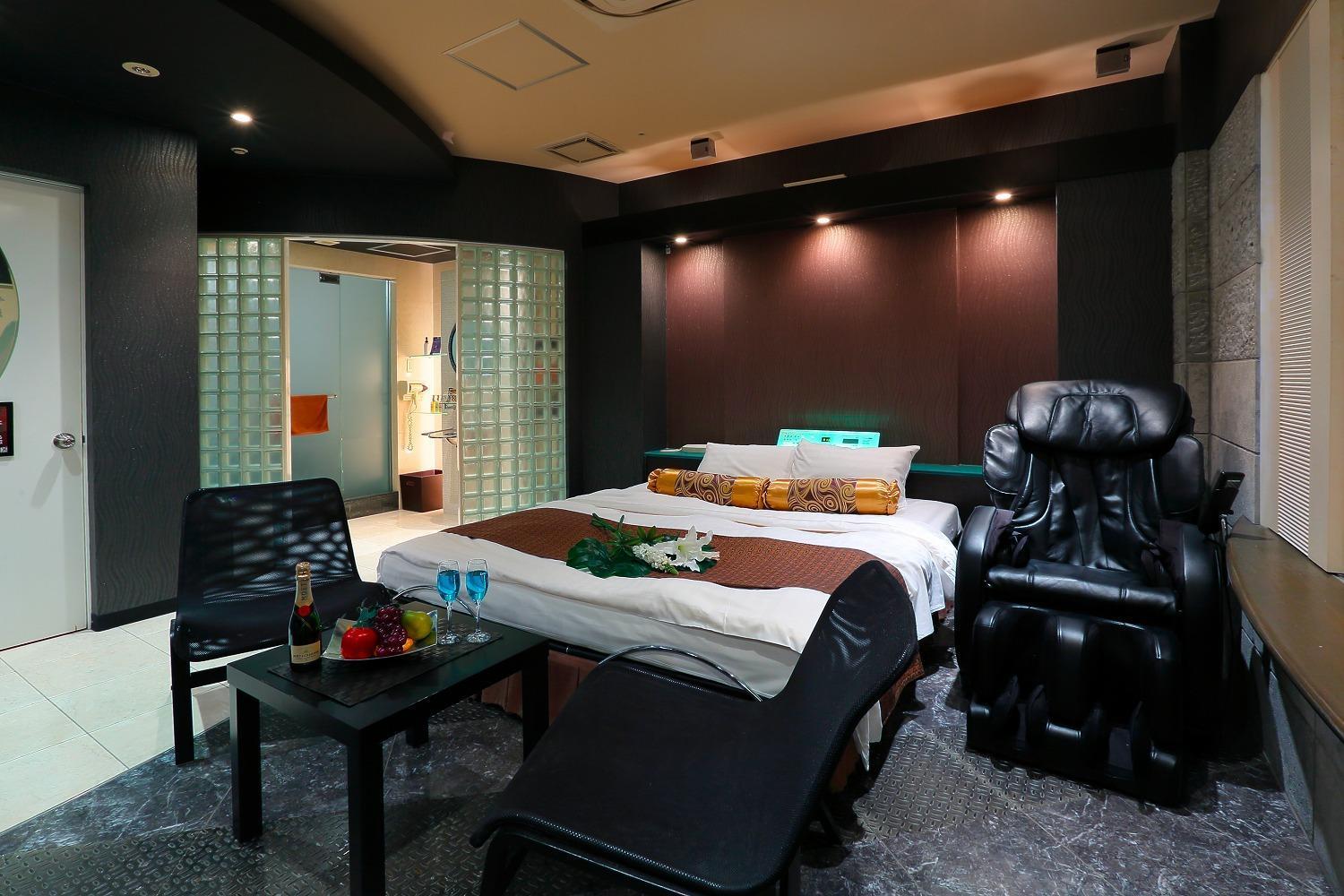 אוסקה Hotel Axis -アクシス- (Adults Only) מראה חיצוני תמונה