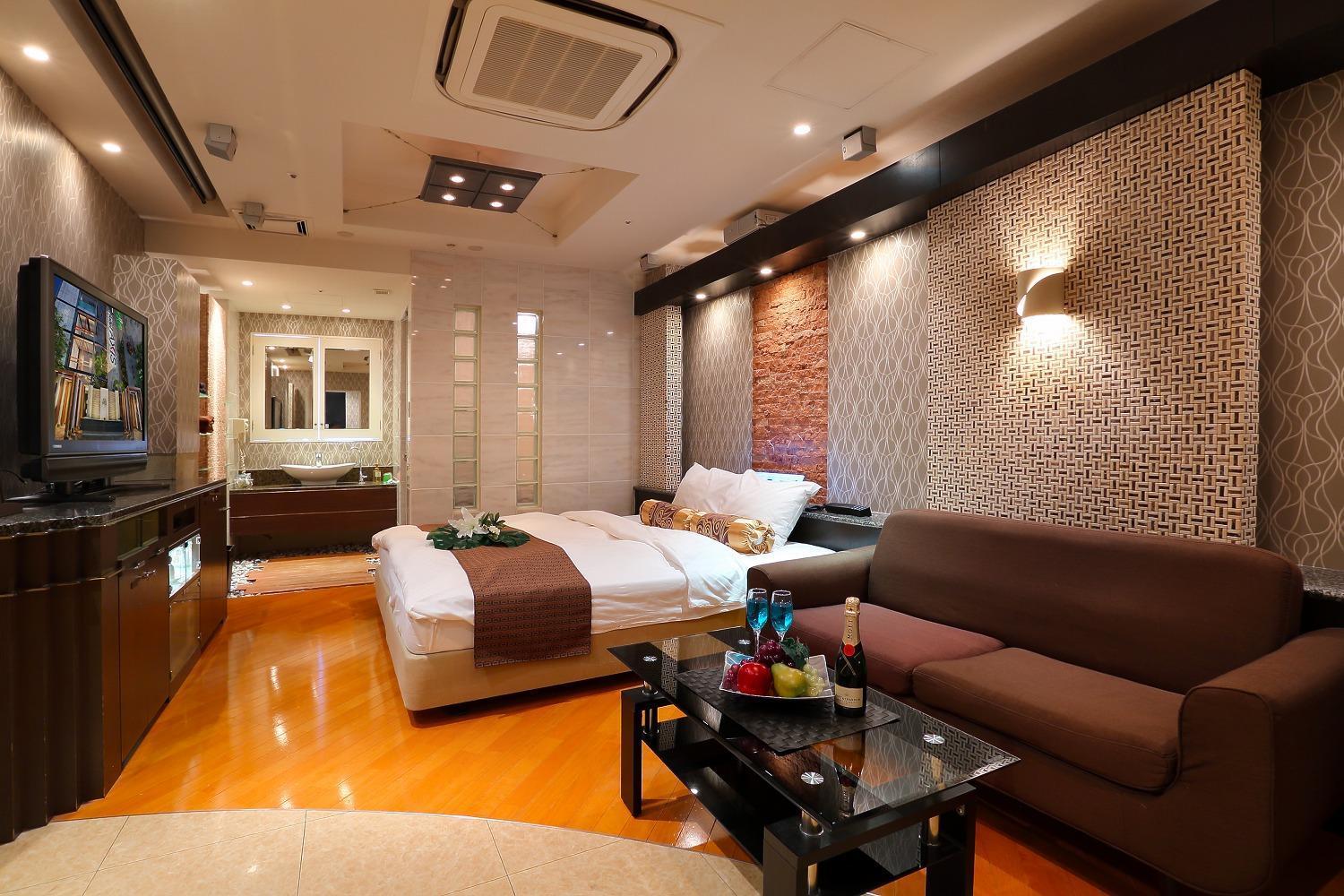 אוסקה Hotel Axis -アクシス- (Adults Only) מראה חיצוני תמונה