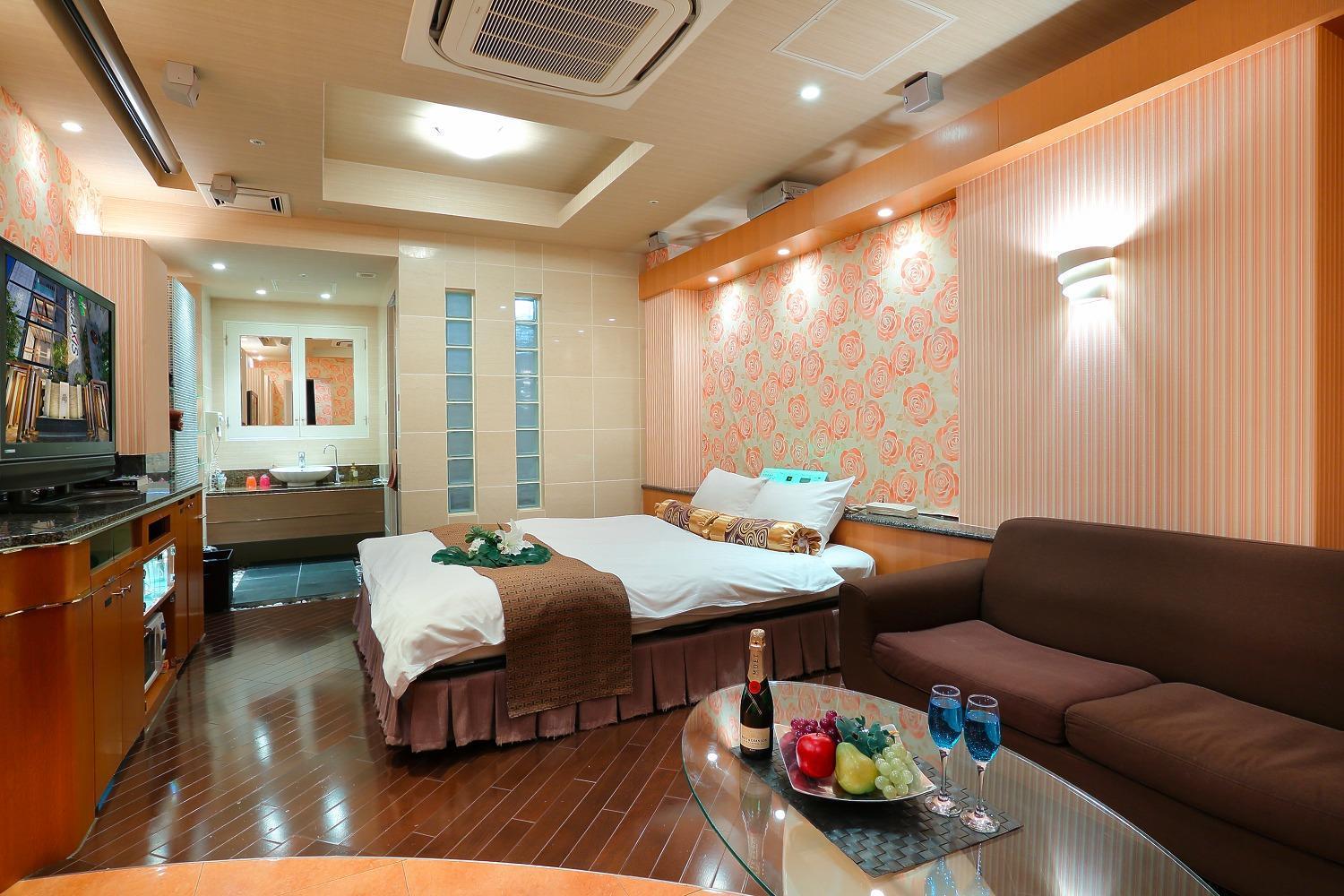 אוסקה Hotel Axis -アクシス- (Adults Only) מראה חיצוני תמונה