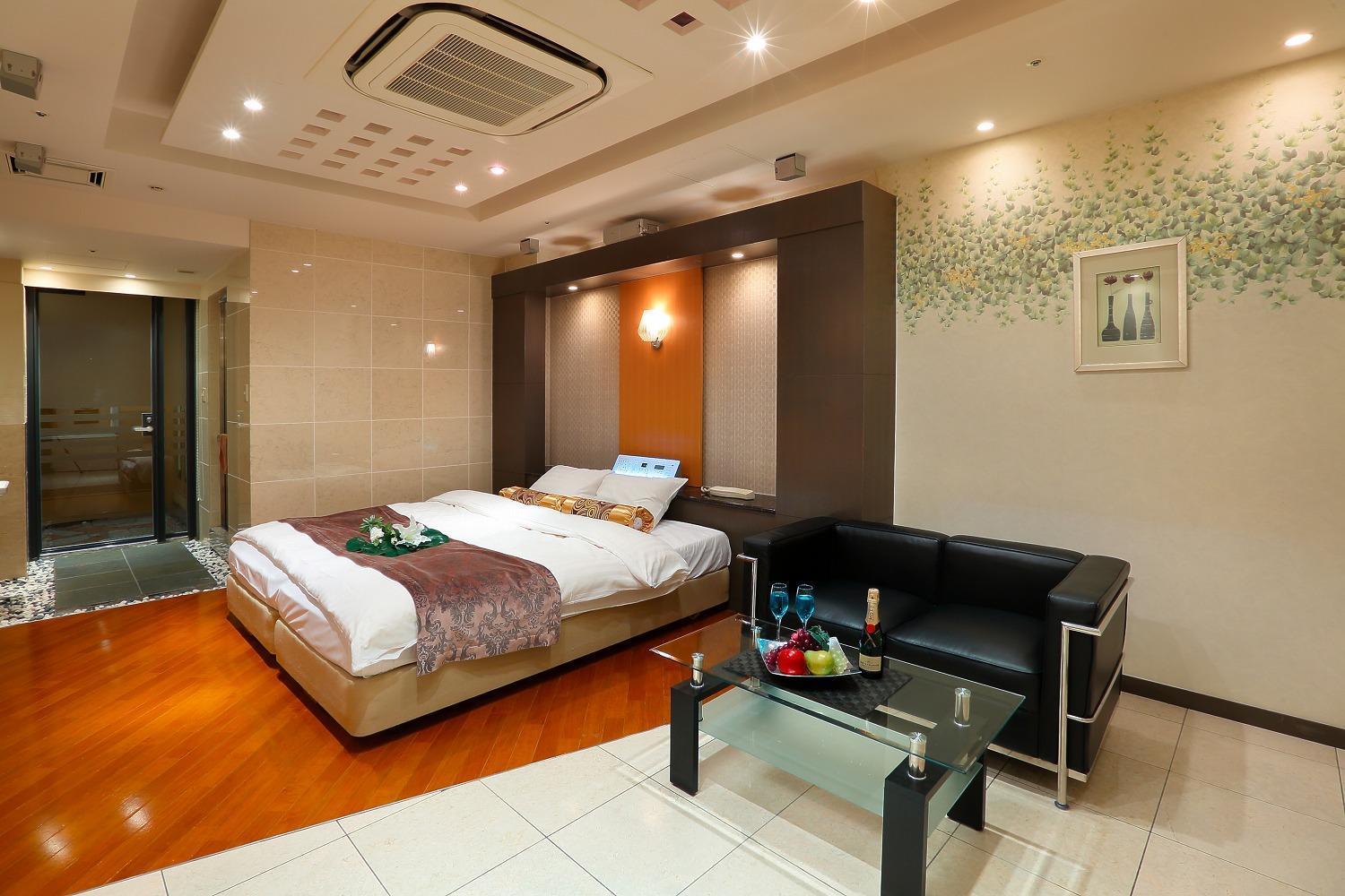 אוסקה Hotel Axis -アクシス- (Adults Only) מראה חיצוני תמונה
