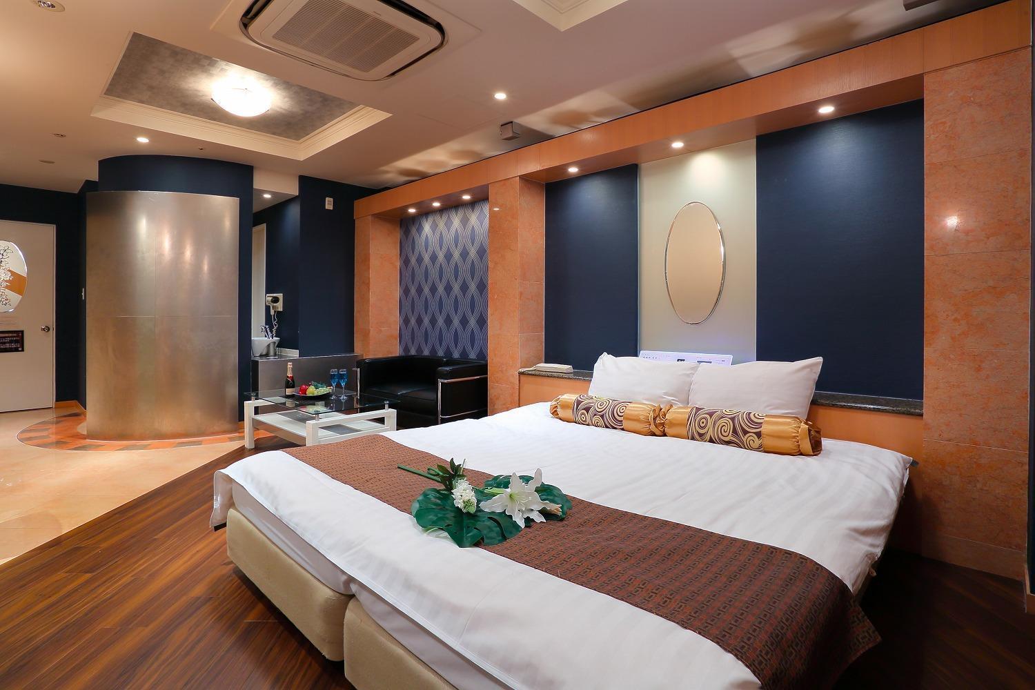 אוסקה Hotel Axis -アクシス- (Adults Only) מראה חיצוני תמונה
